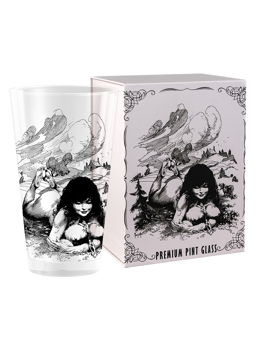 The Giantess Pint Glass
