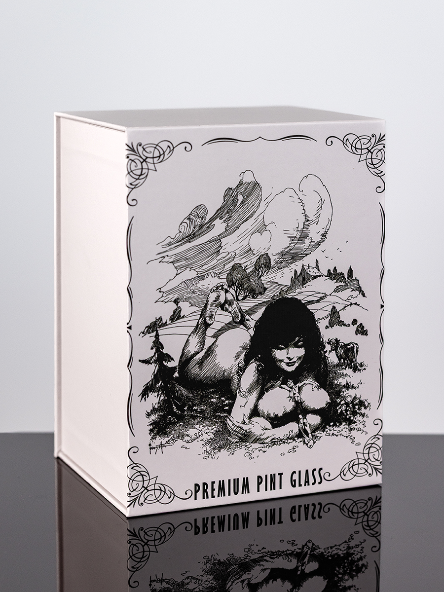 The Giantess Pint Glass